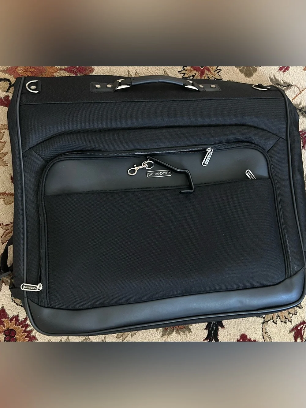 Samsonite Black Men's Garment Bag with Front Pocket without shoulder strap